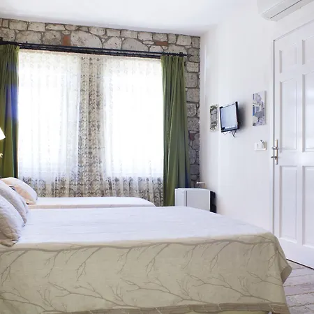 Otello 2* アラカティ