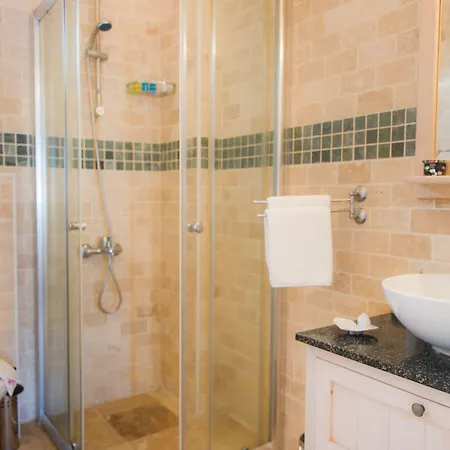 Otello アラカティ